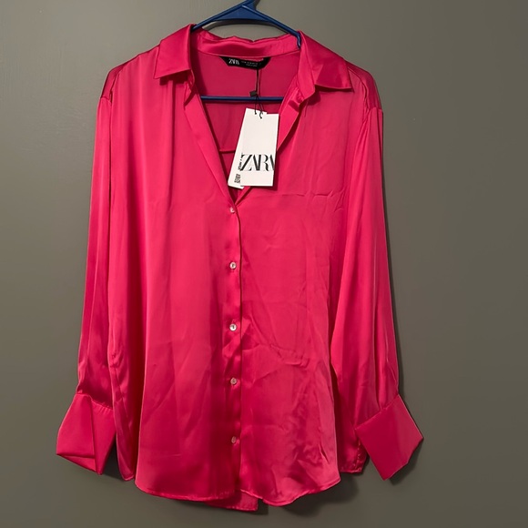 Zara Tops - ZARA BLOUSE. 😉 HOT PINK.